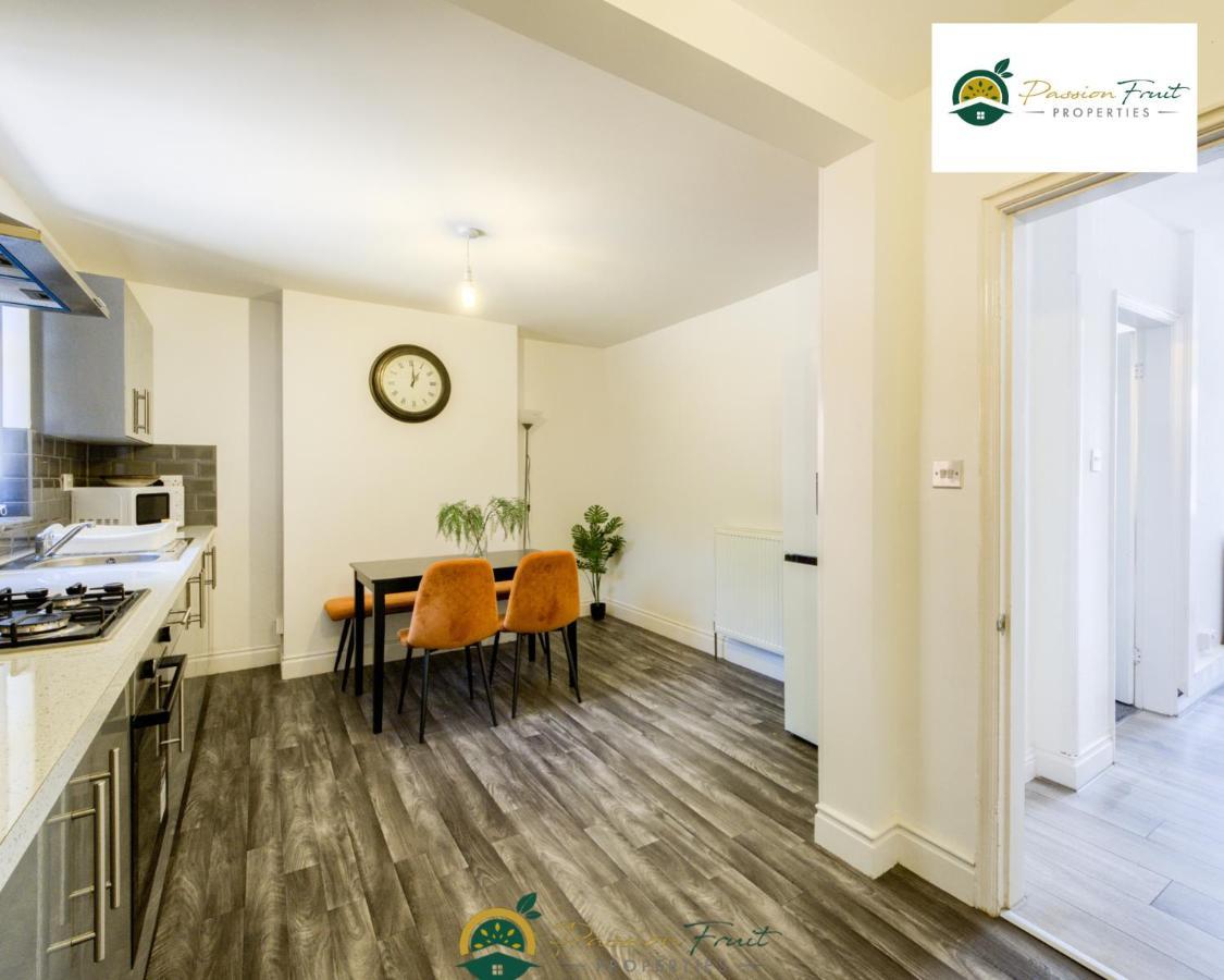 3 Bedroom Coventry House By Passionfruitproperties With Free Wi-Fi, Large Garden And Driveway - 52Nrc Exterior foto